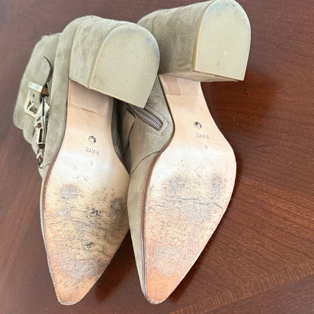 RAYE x house of Harlow suede Doute boots Buckle Detail pointed toe Sz 6